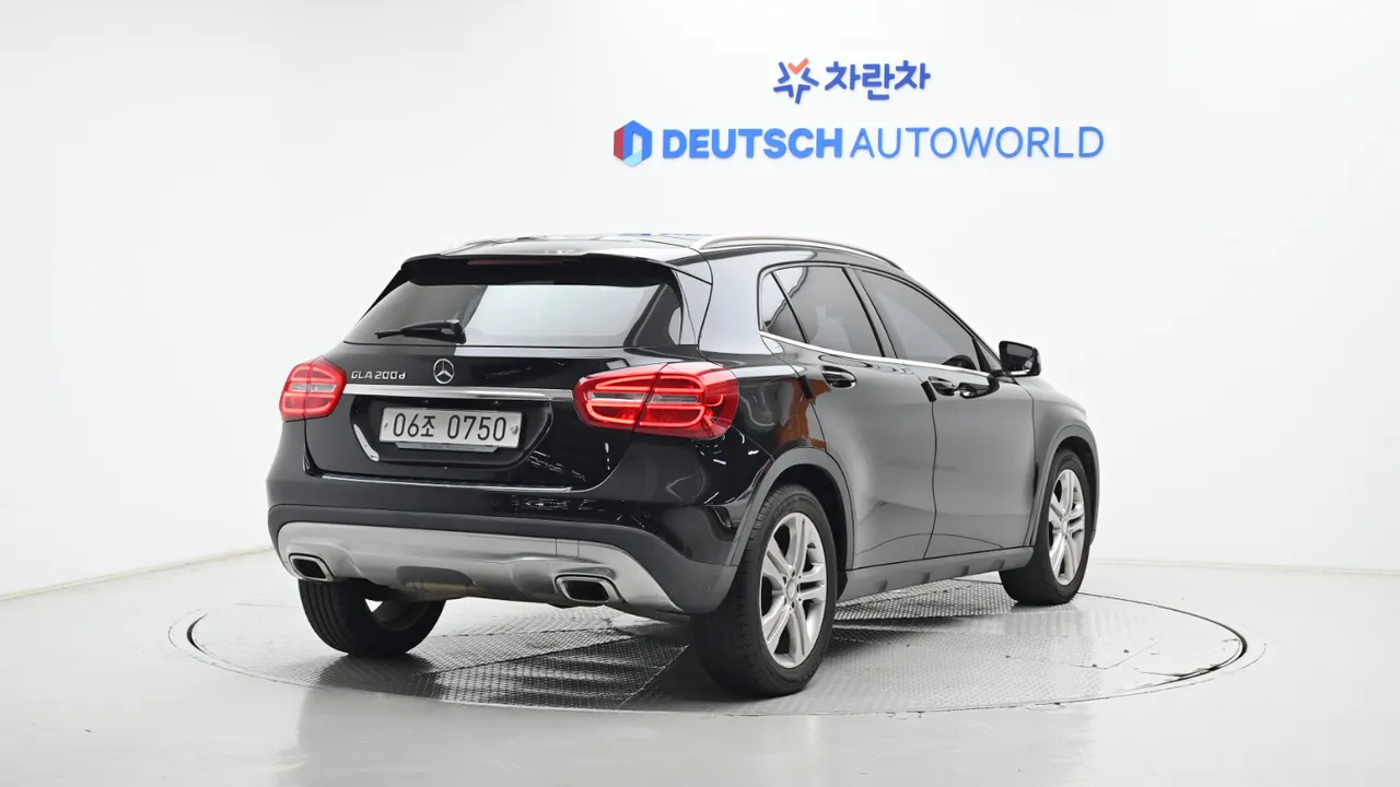 Мерседес ГЛА-Класс X156 GLA200d