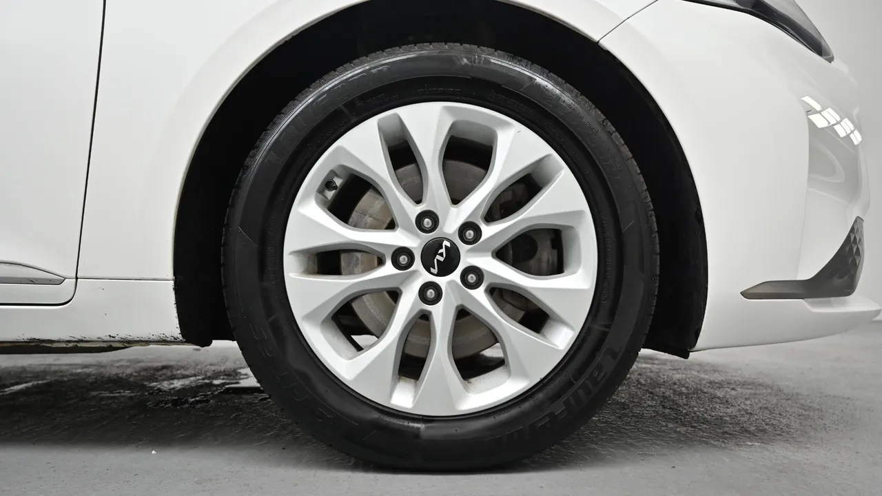 Kia K8 — miniaturë 5