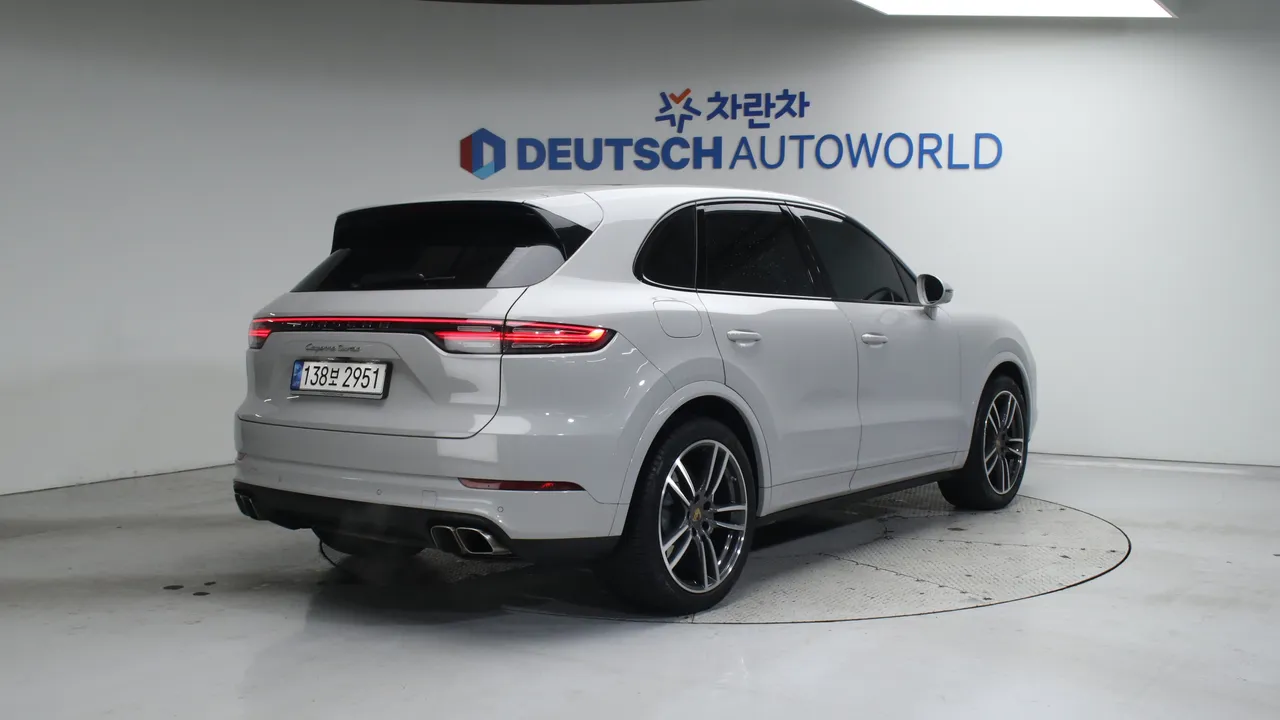Porsche Cayenne — miniaturë 2