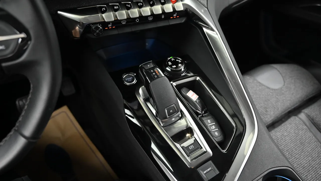 Peugeot 3008 2nd Generation 1.6 BlueHDi Allure