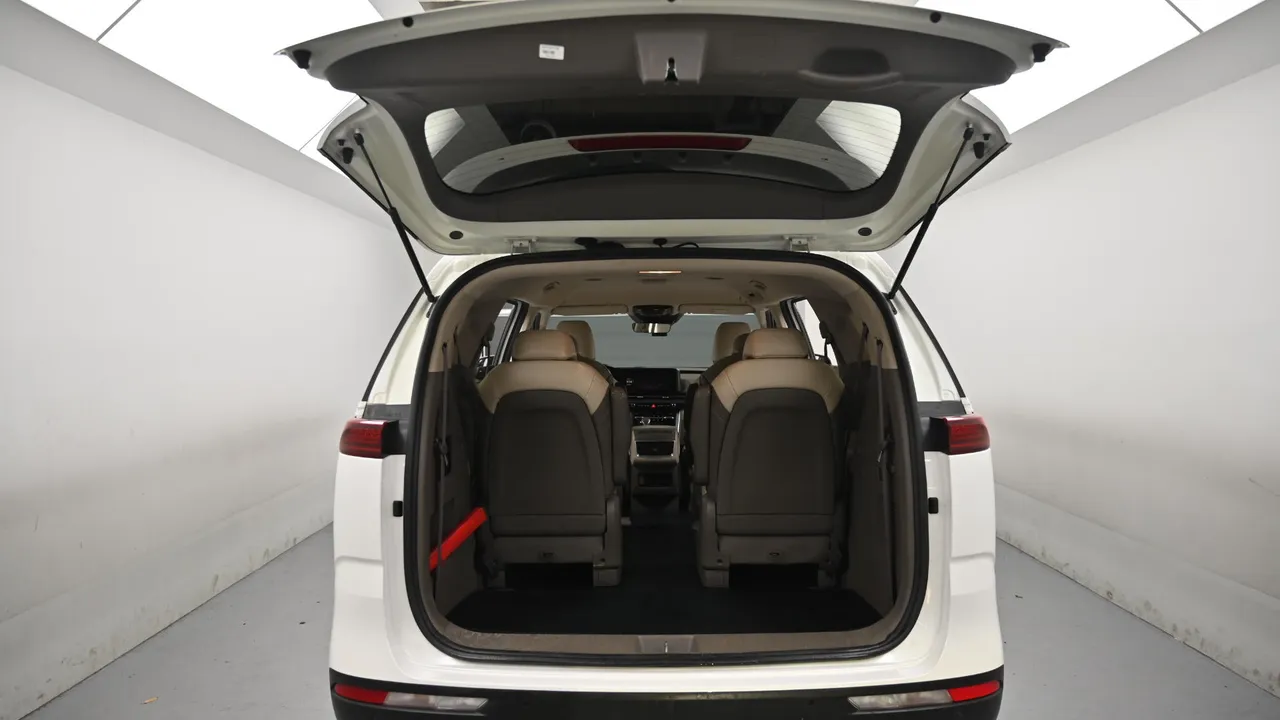 Kia Carnival — miniaturë 19