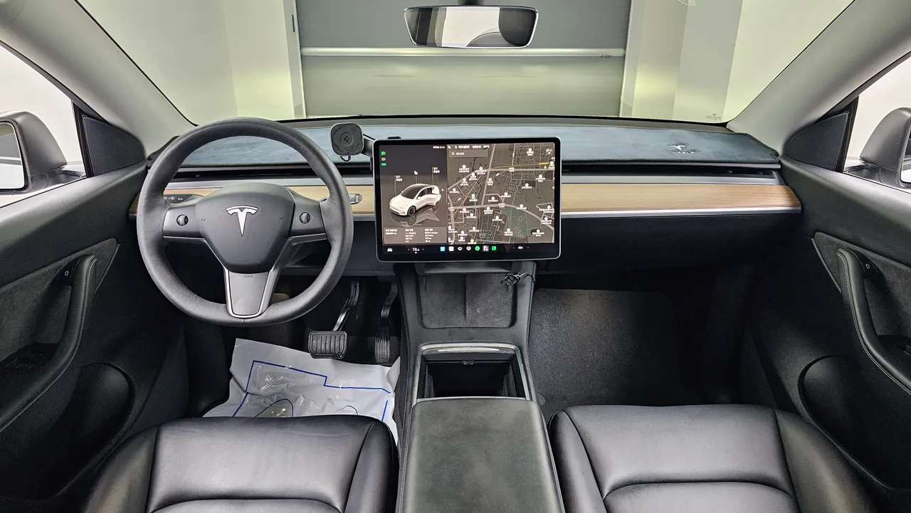 Tesla Model Y — miniaturë 7