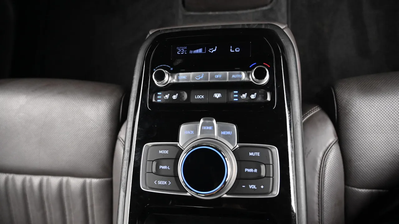 Genesis G90 — miniaturë 16