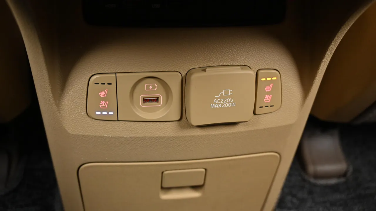 Kia Carnival — miniaturë 16