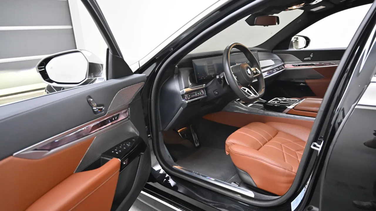 BMW 7er — miniaturë 11
