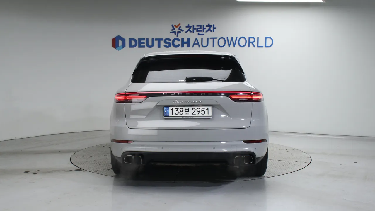 Porsche Cayenne — miniaturë 4