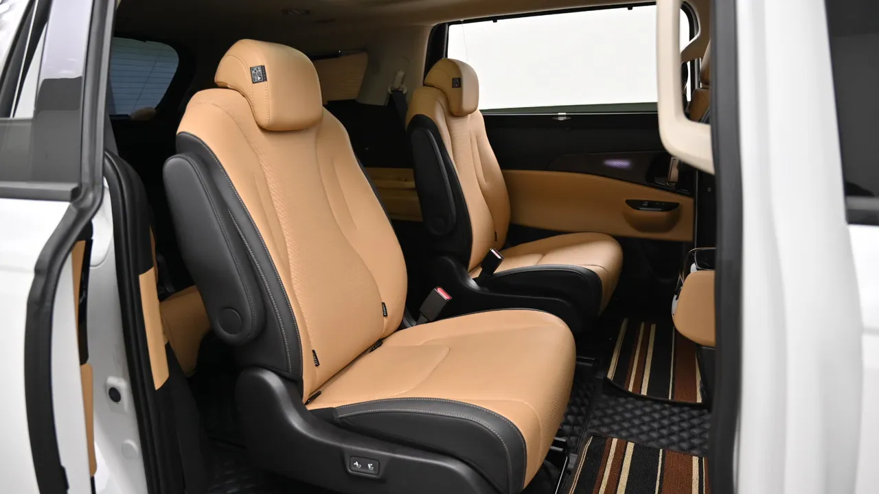 Kia Carnival — miniaturë 12