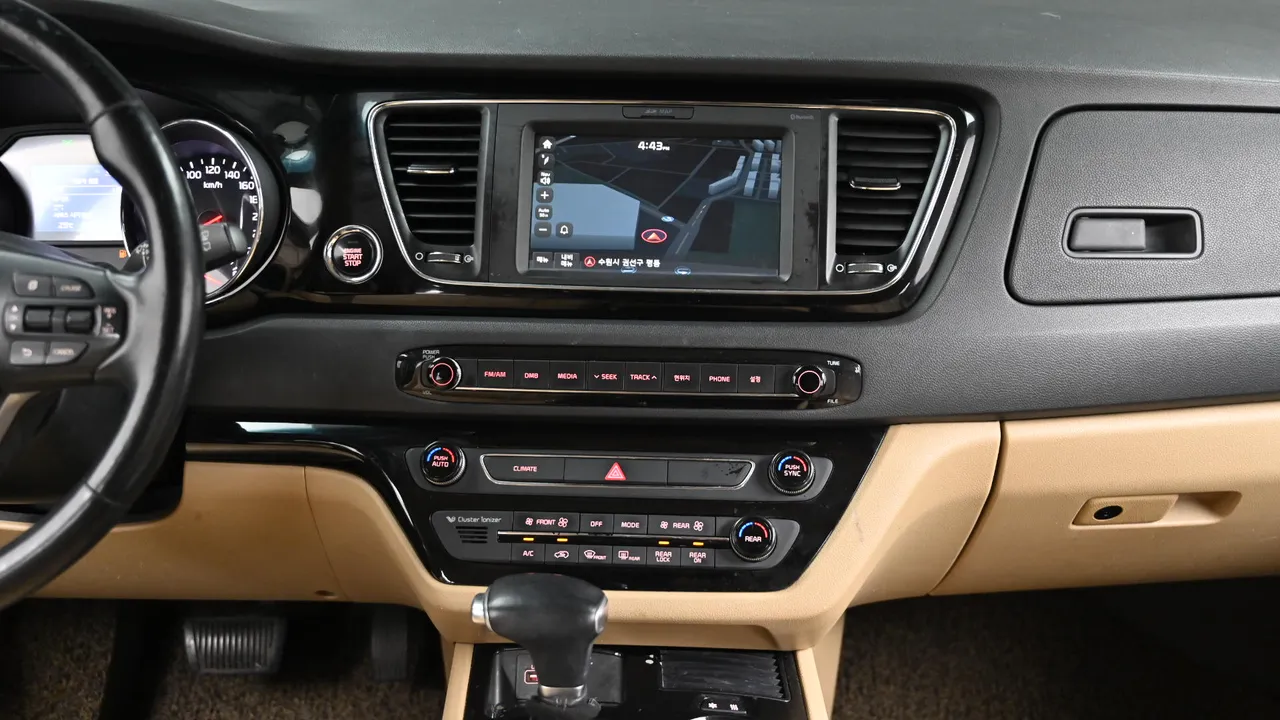Kia Carnival — miniaturë 14