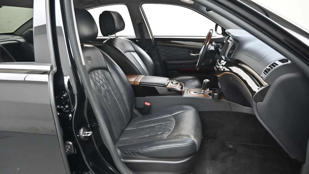 KGM (Ssangyong) Chairman W CW700 4TRONIC No Detailed Rating
