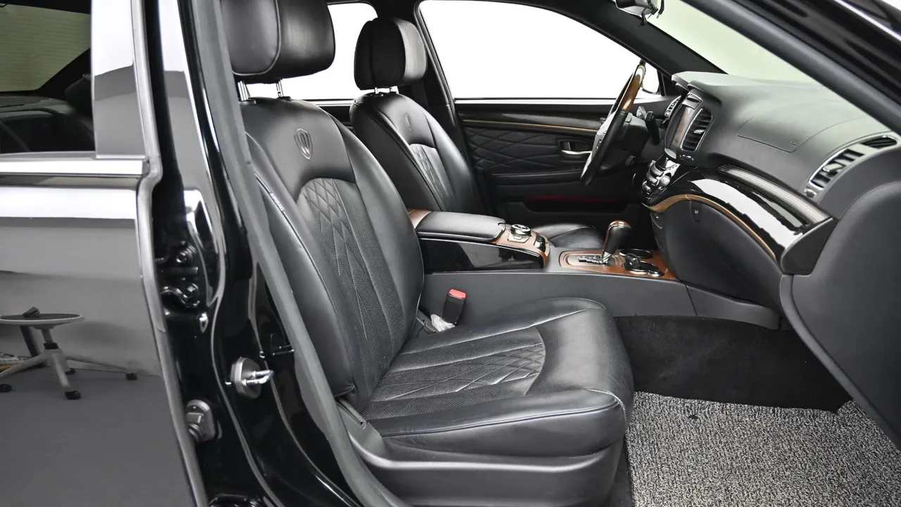 KGM (Ssangyong) New Chairman W CW700 4TRONIC VIP