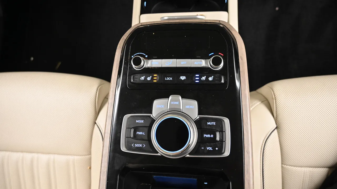 Genesis G90 — miniaturë 16