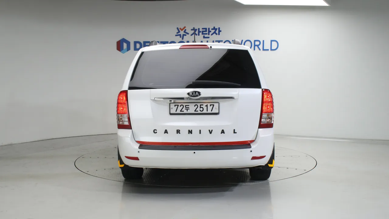 Kia Carnival — miniaturë 4
