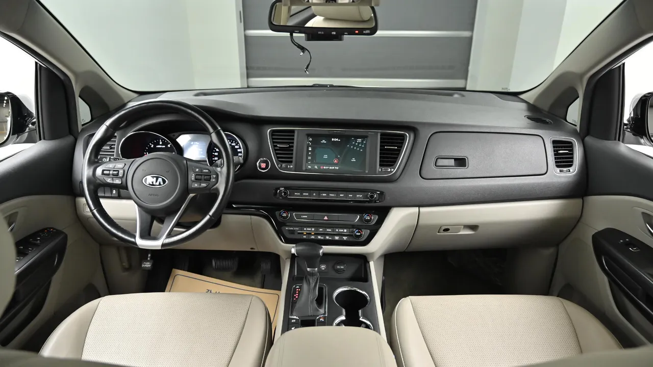 Kia Carnival — miniaturë 7