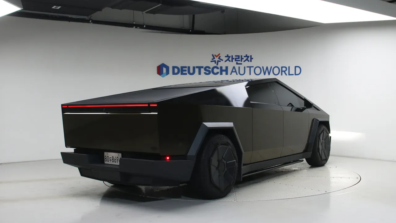 Tesla Cybertruck — miniaturë 2