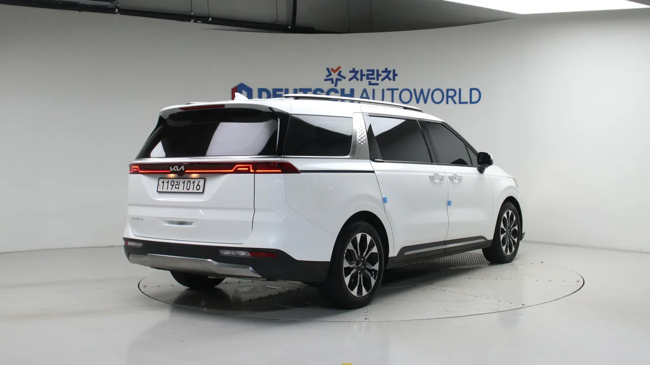 Kia Carnival — miniaturë 2