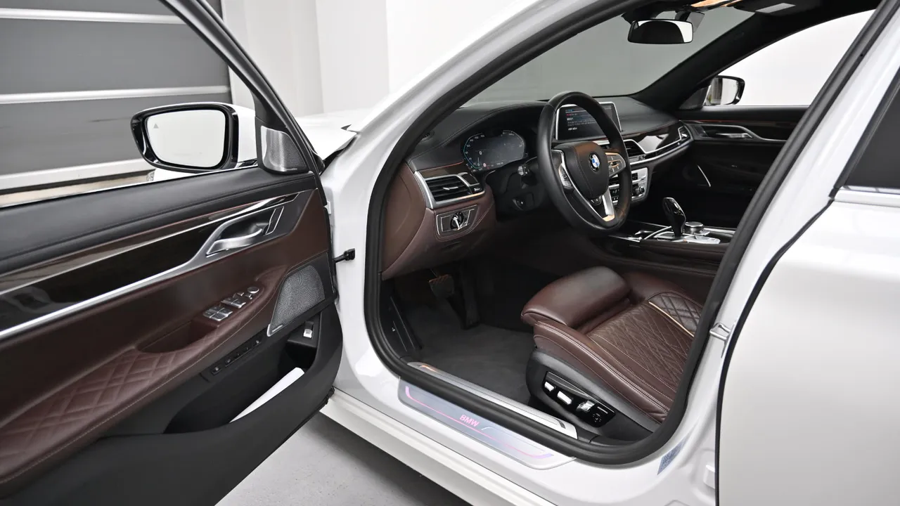 BMW 7er — miniaturë 11