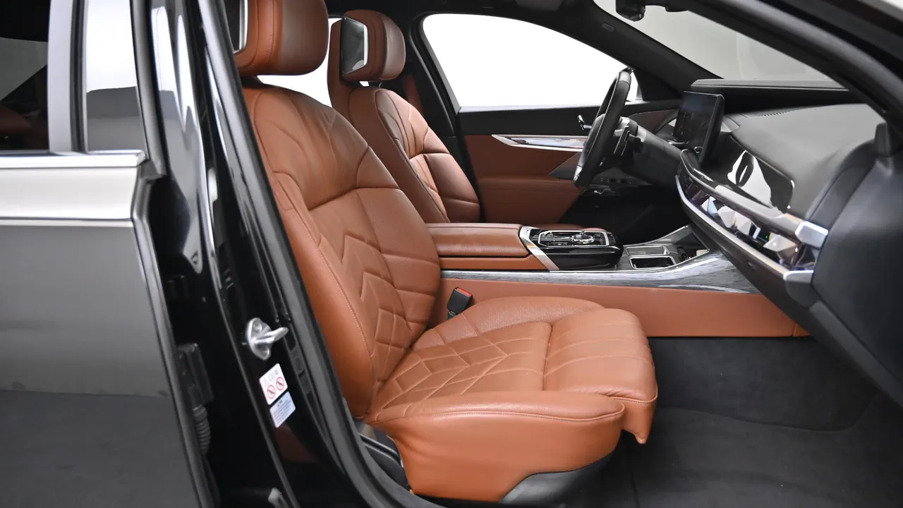 BMW 7er — miniaturë 10