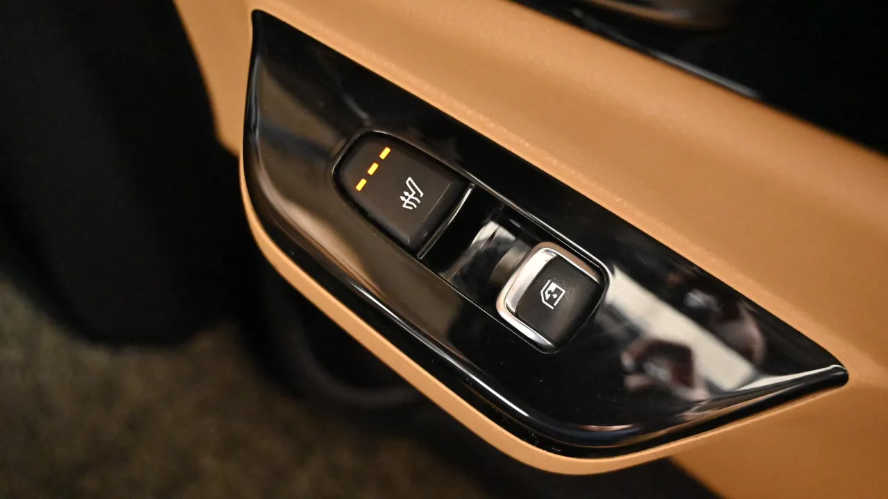 Kia Carnival — miniaturë 16