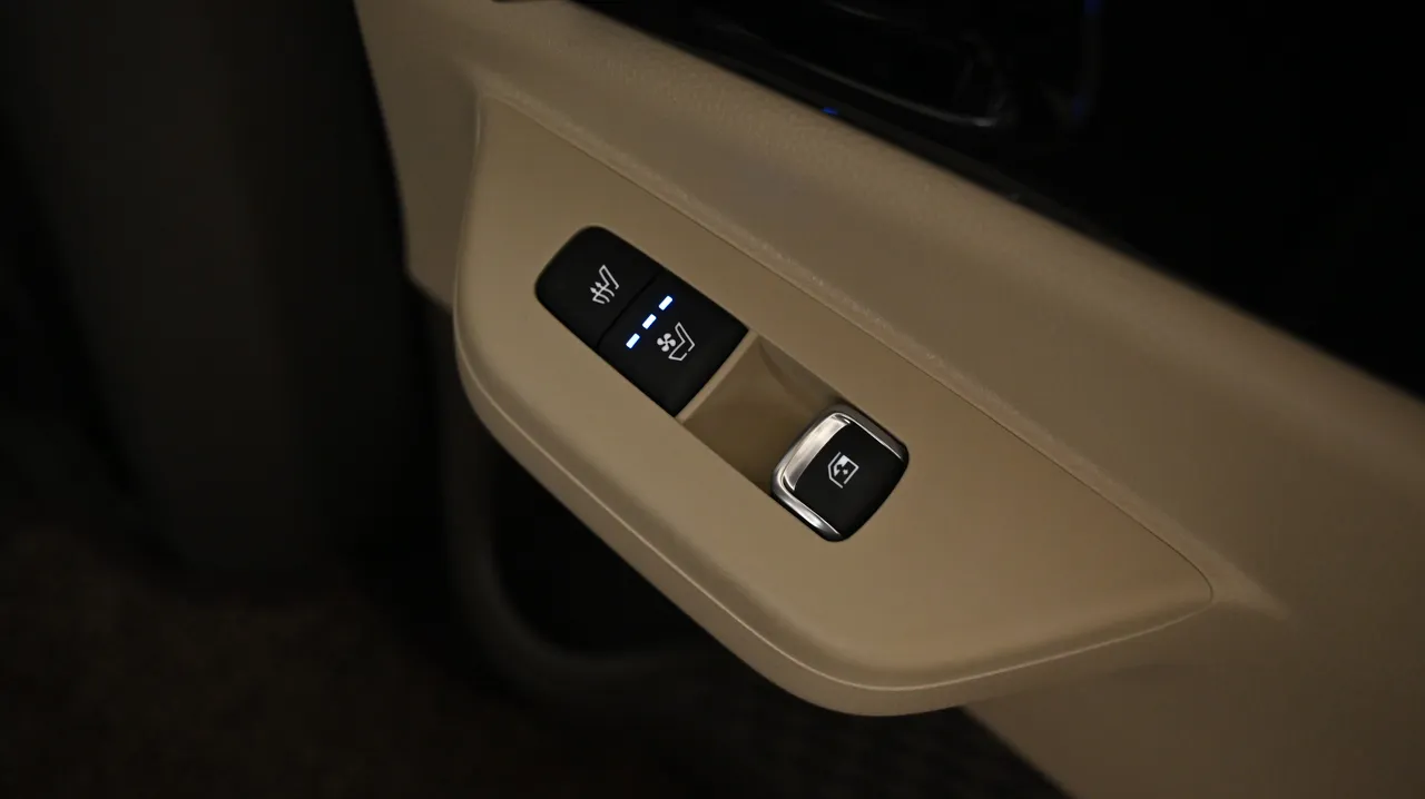 Kia Carnival — miniaturë 16