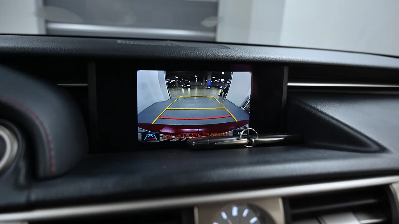 Lexus IS — miniaturë 15