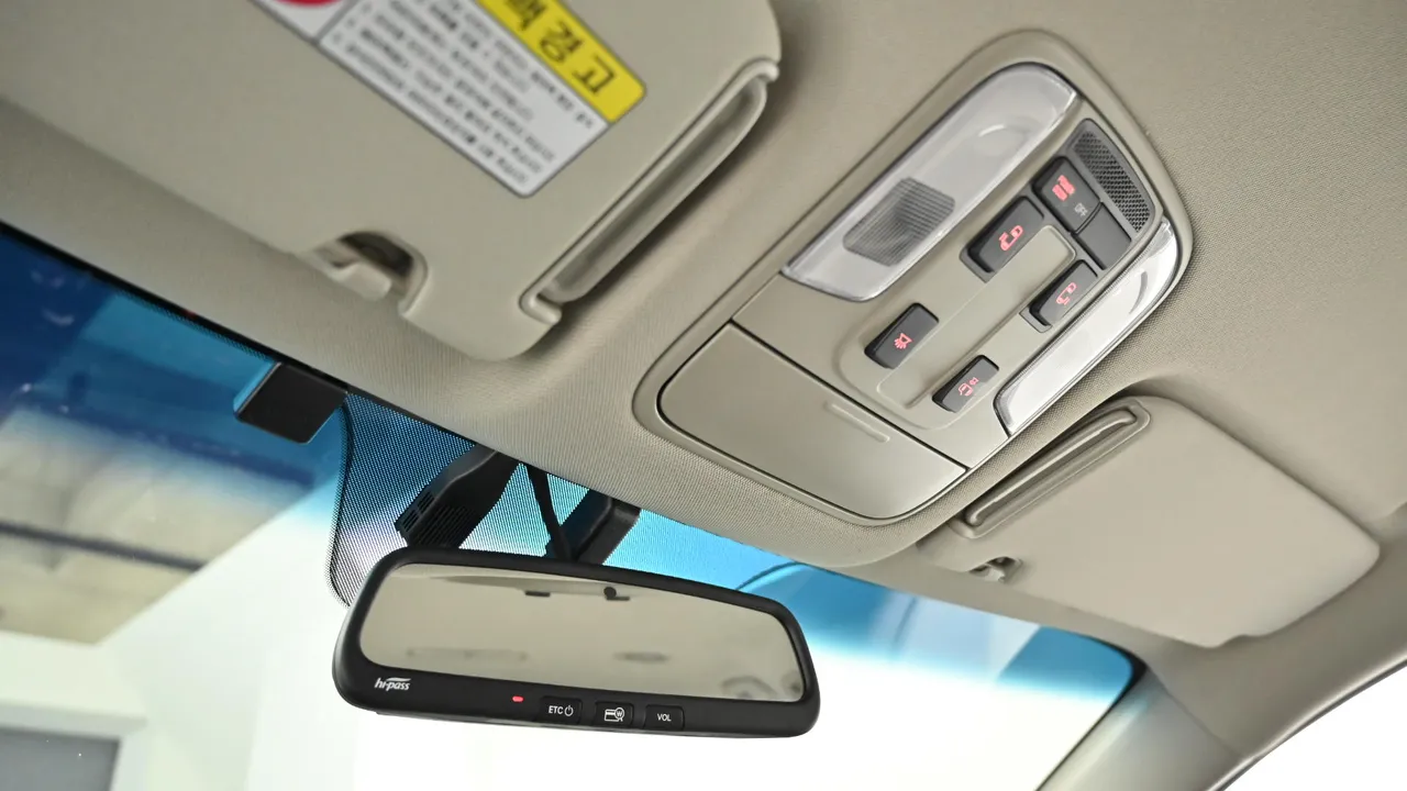 Kia Carnival — miniaturë 18
