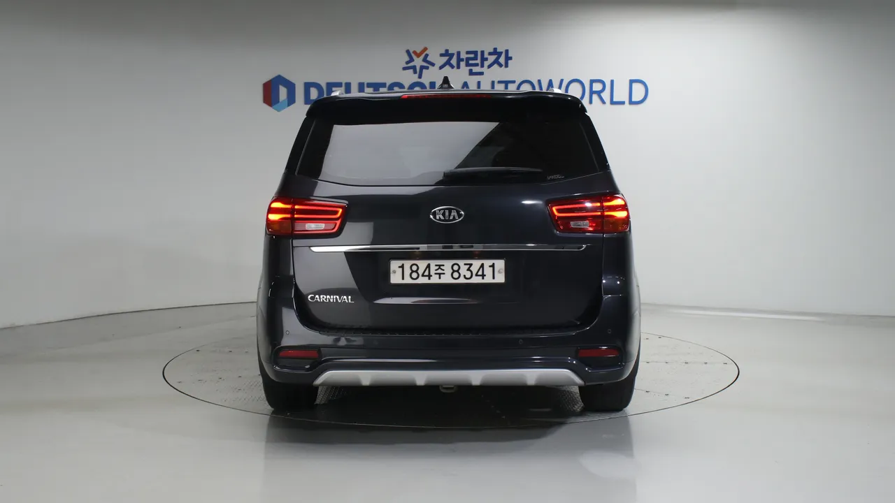 Kia Carnival — miniaturë 4