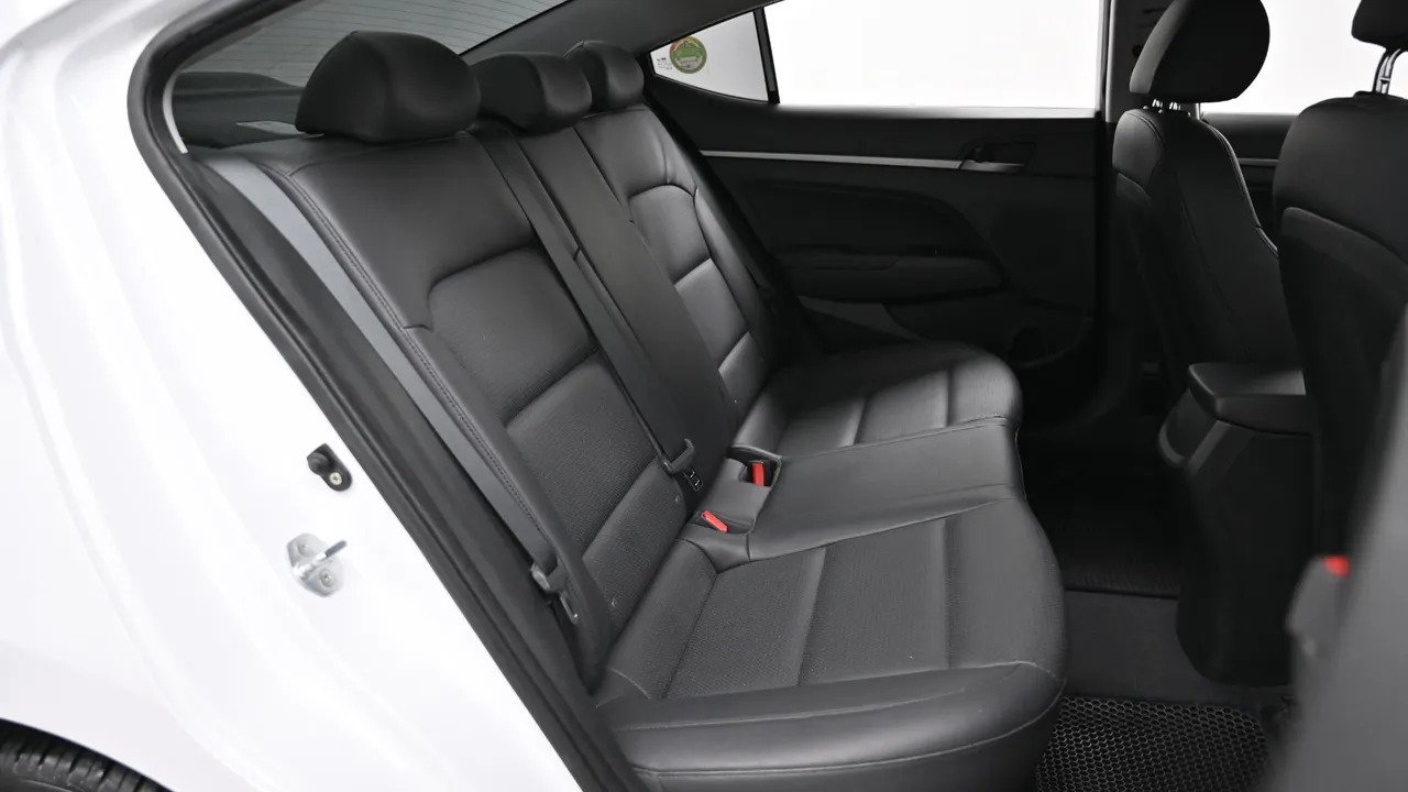 Hyundai Avante — miniaturë 12