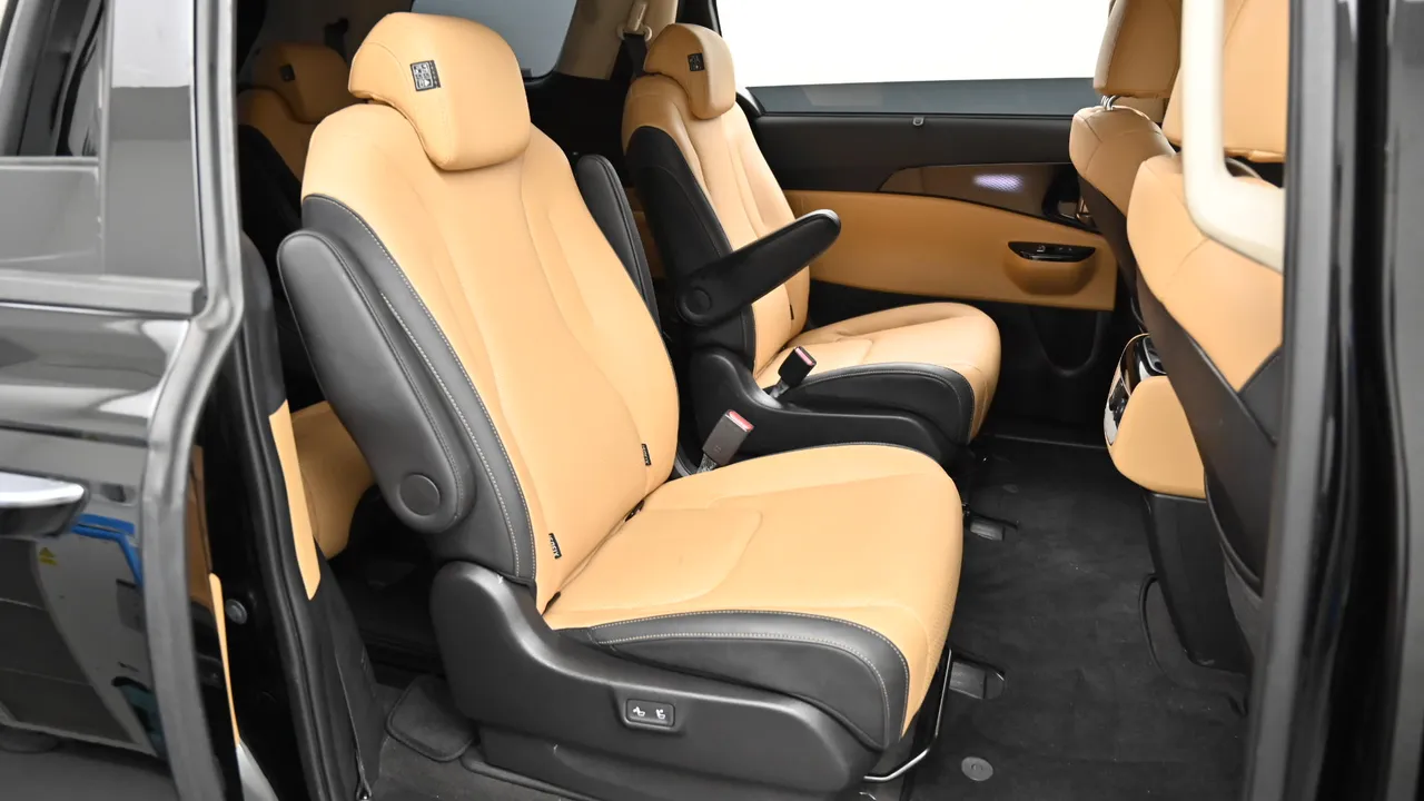Kia Carnival — miniaturë 12