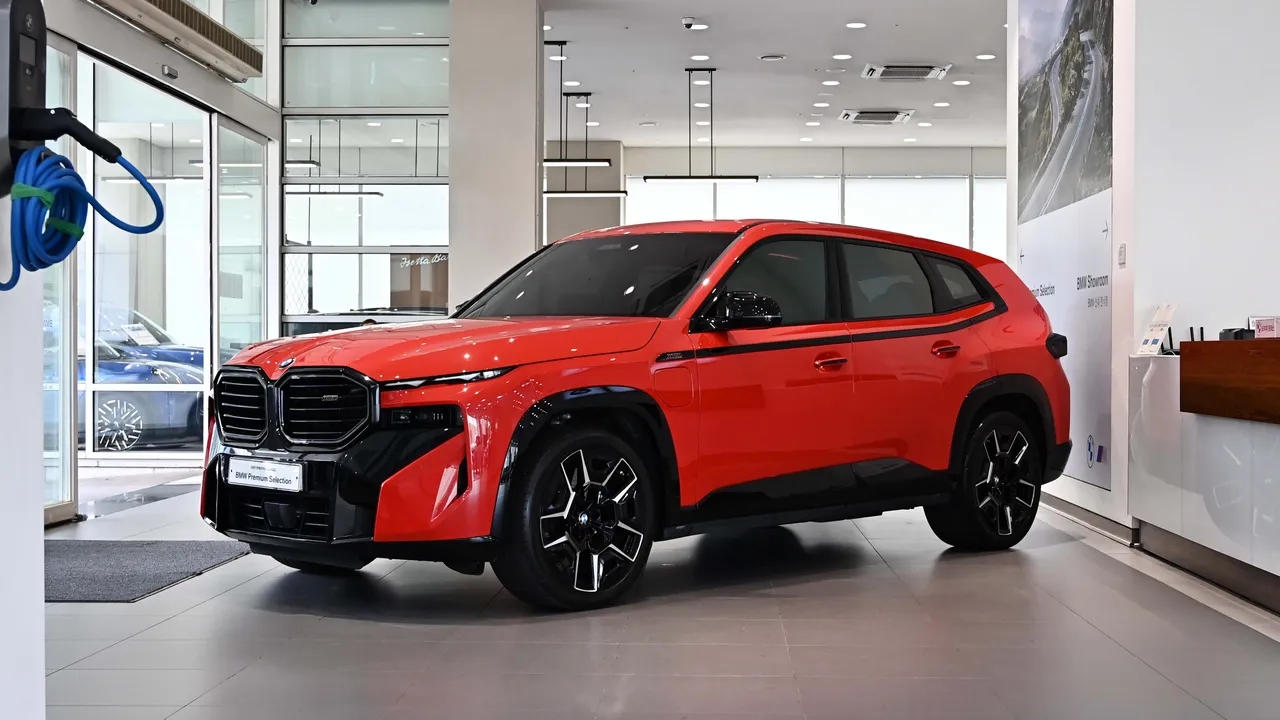 BMW XM 4.4 PHEV — foto 1