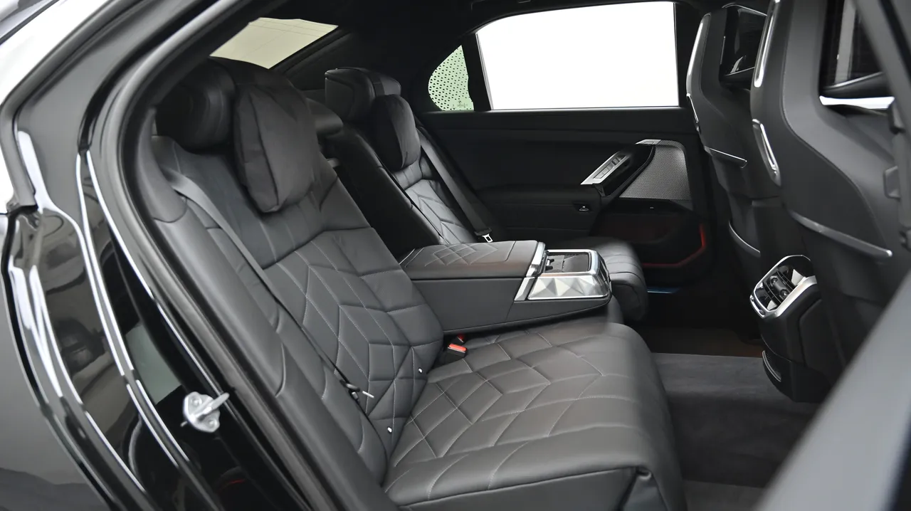 BMW 7er — miniaturë 12