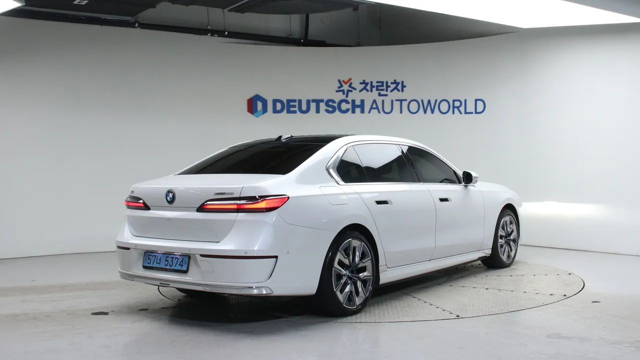 BMW i7 — miniaturë 2