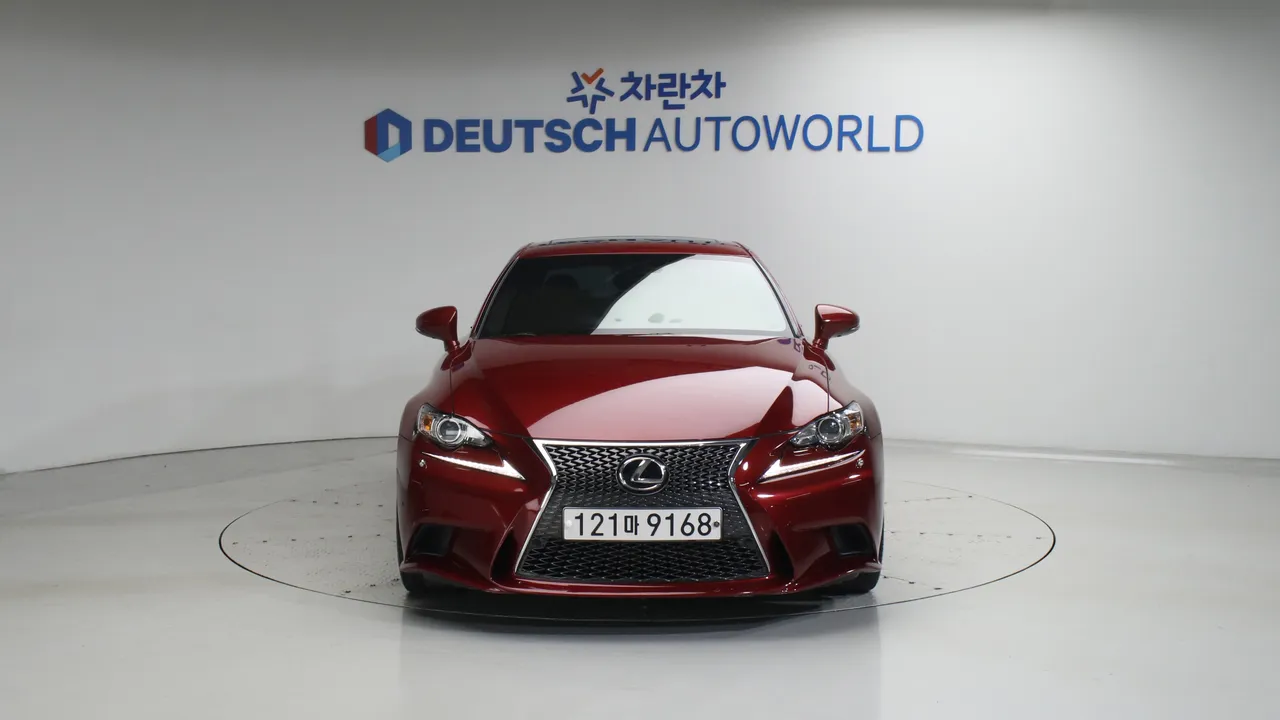 Lexus IS — miniaturë 3