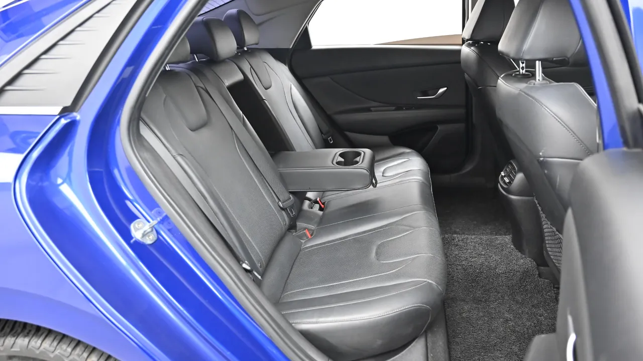 Hyundai Avante — miniaturë 12