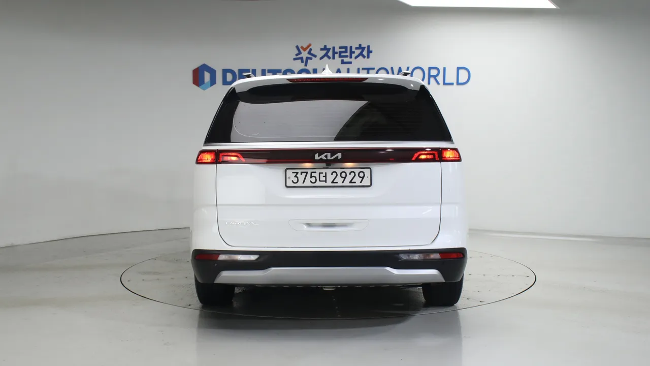 Kia Carnival — miniaturë 4