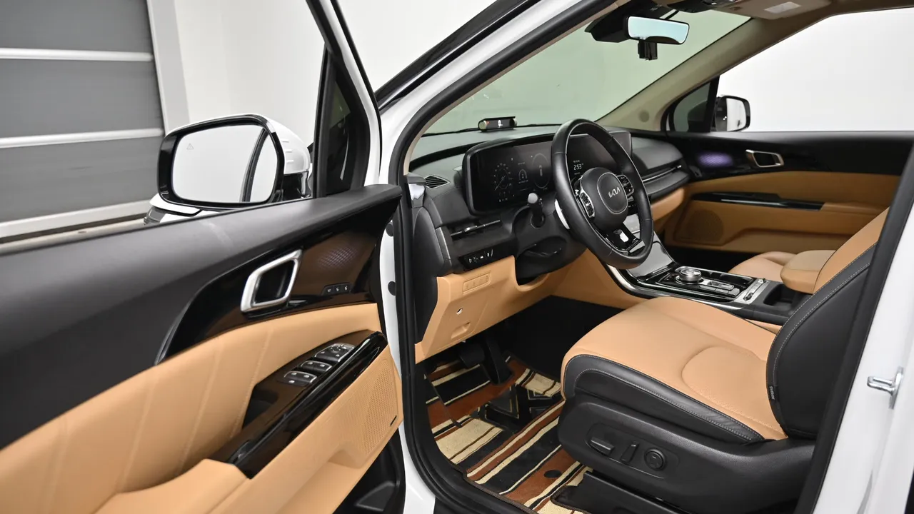Kia Carnival — miniaturë 11