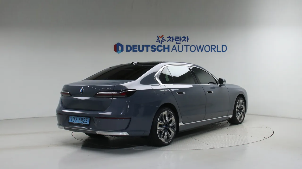 BMW i7 — miniaturë 2