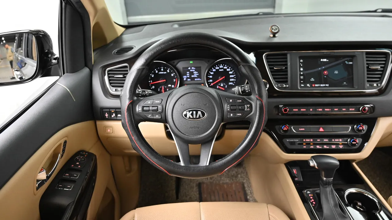 Kia Carnival — miniaturë 13
