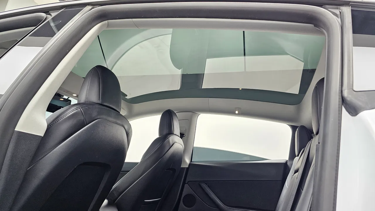 Tesla Model Y — miniaturë 18