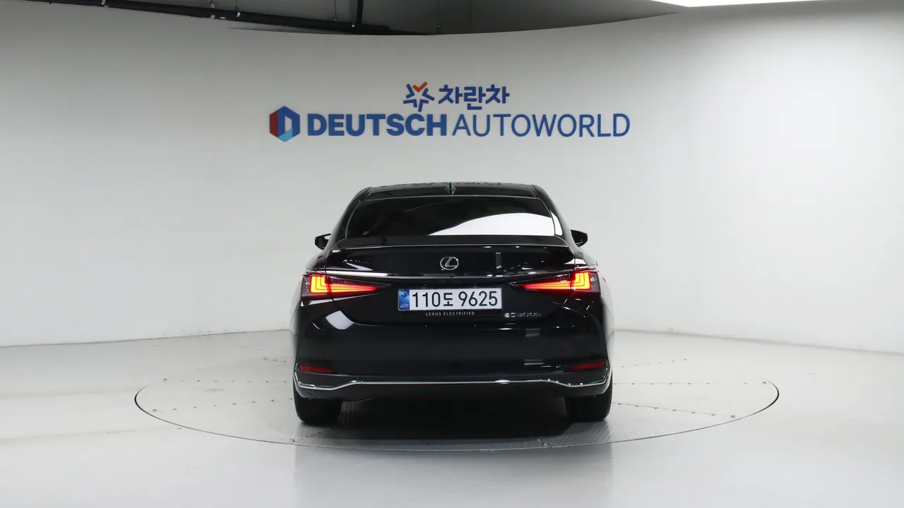 Lexus ES 7-го покоління 300h Executive