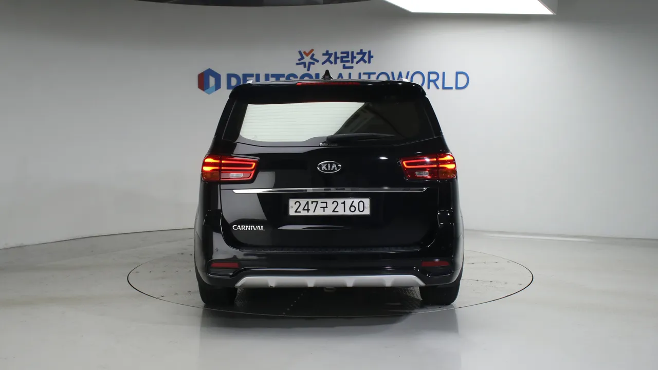 Kia Carnival — miniaturë 4