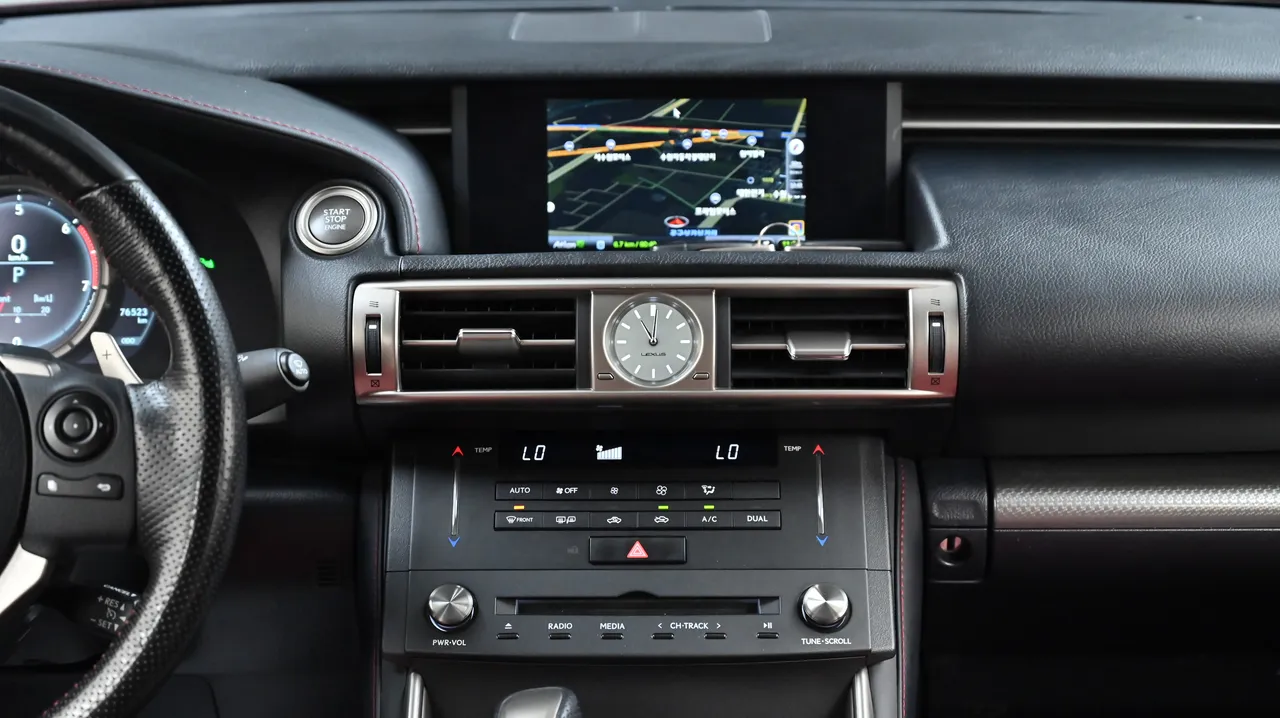 Lexus IS — miniaturë 14