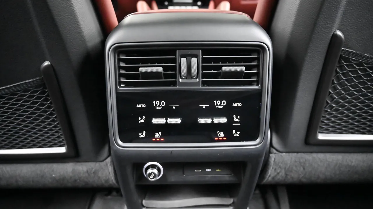 Porsche Cayenne — miniaturë 16