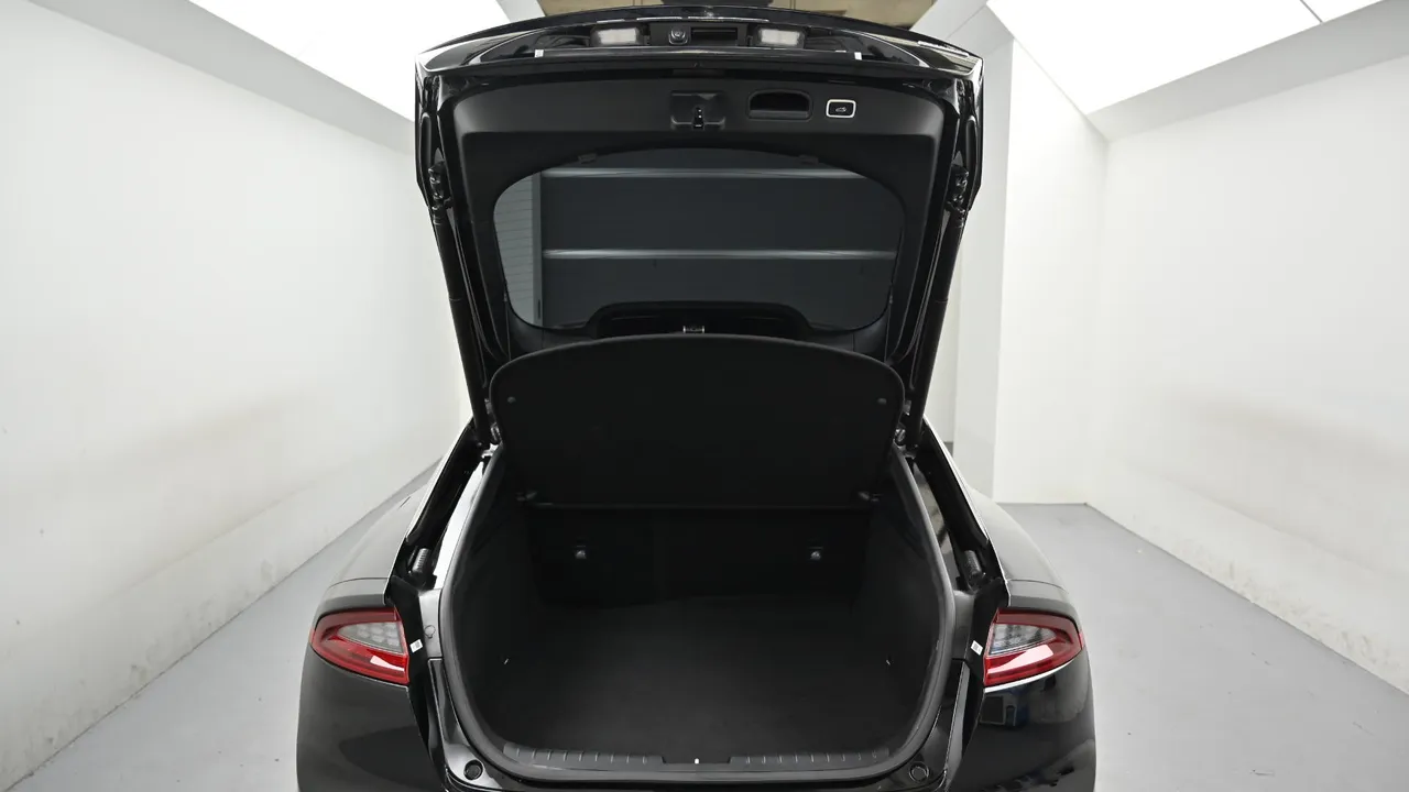 Kia Stinger — miniaturë 19