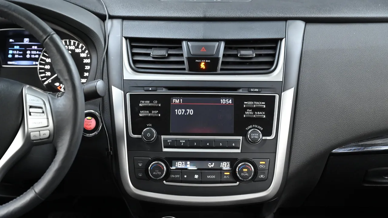 Nissan Altima — miniaturë 14