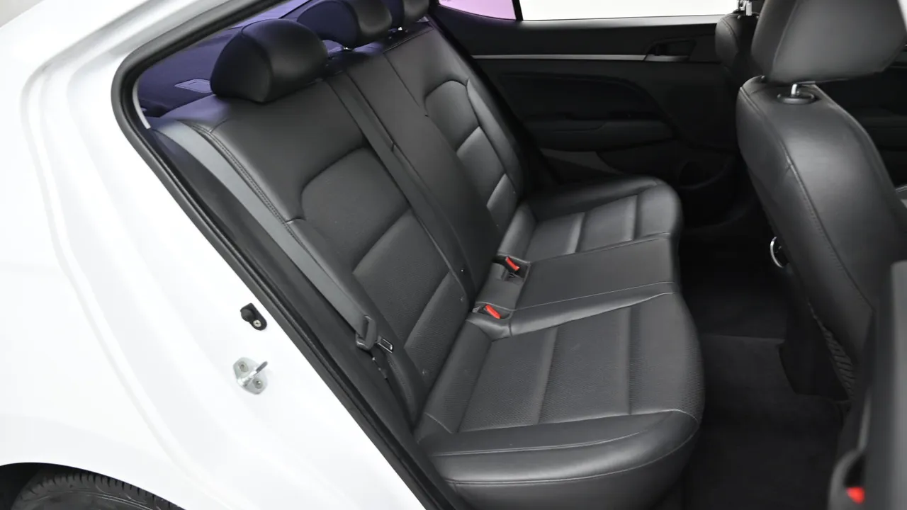 Hyundai Avante — miniaturë 21