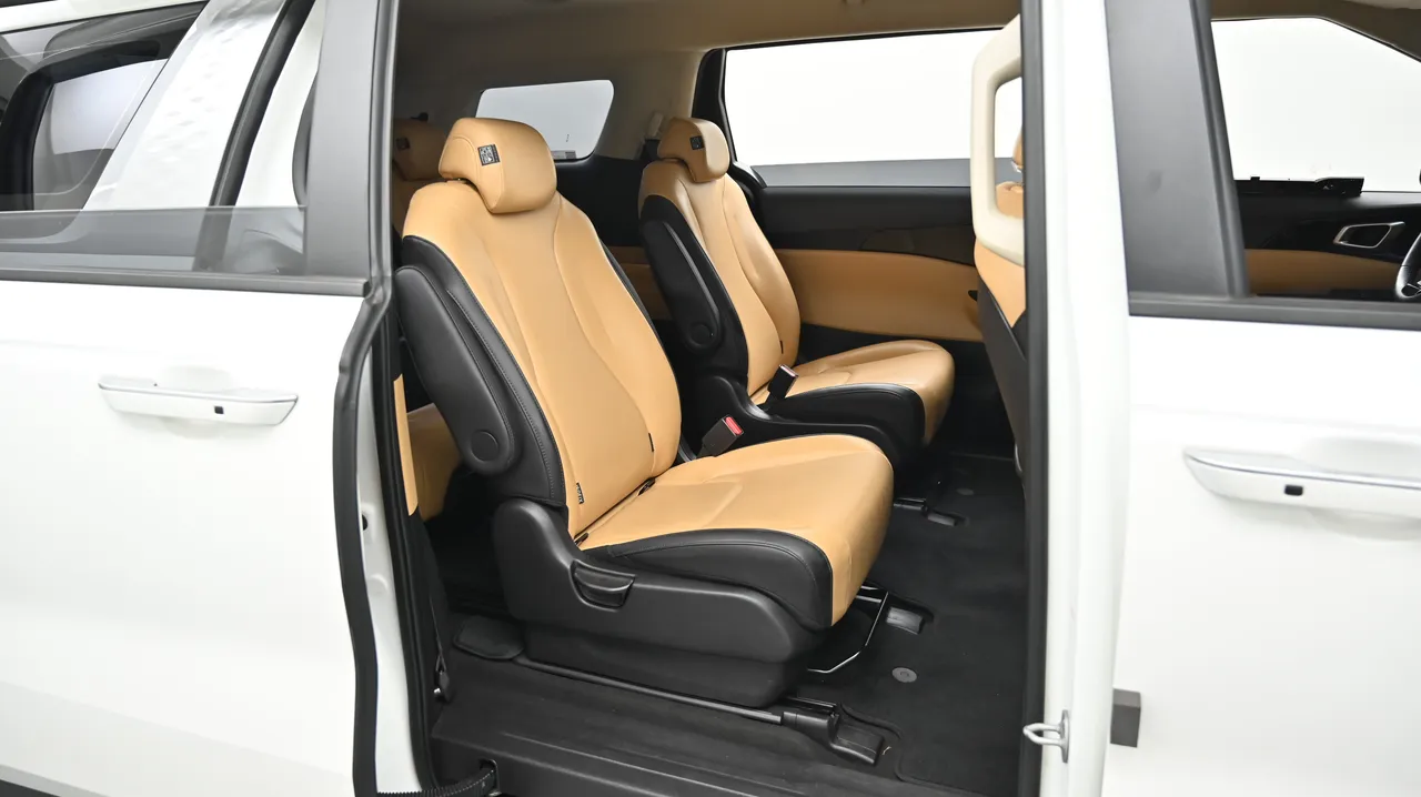 Kia Carnival — miniaturë 12