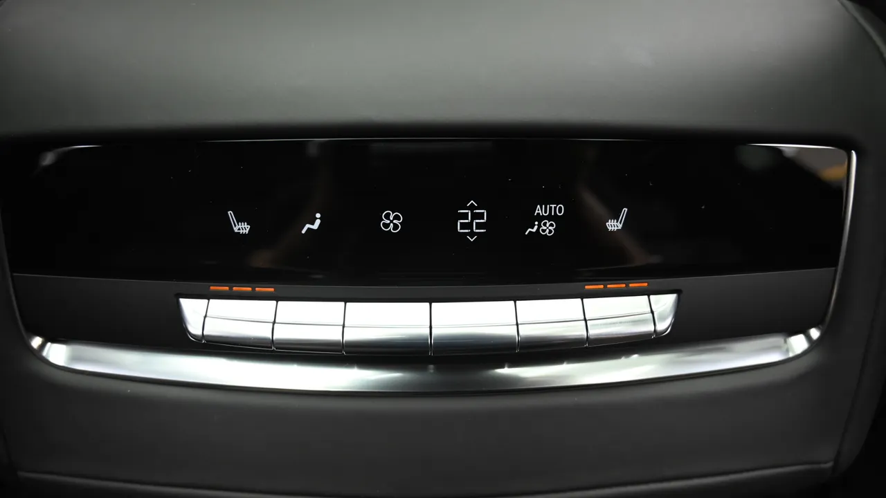 Cadillac Escalade — miniaturë 16