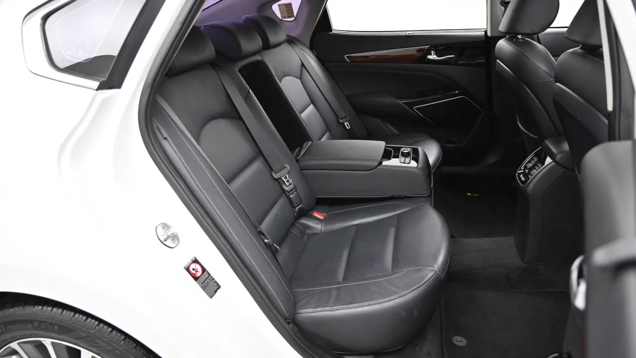 Kia K7 — miniaturë 12