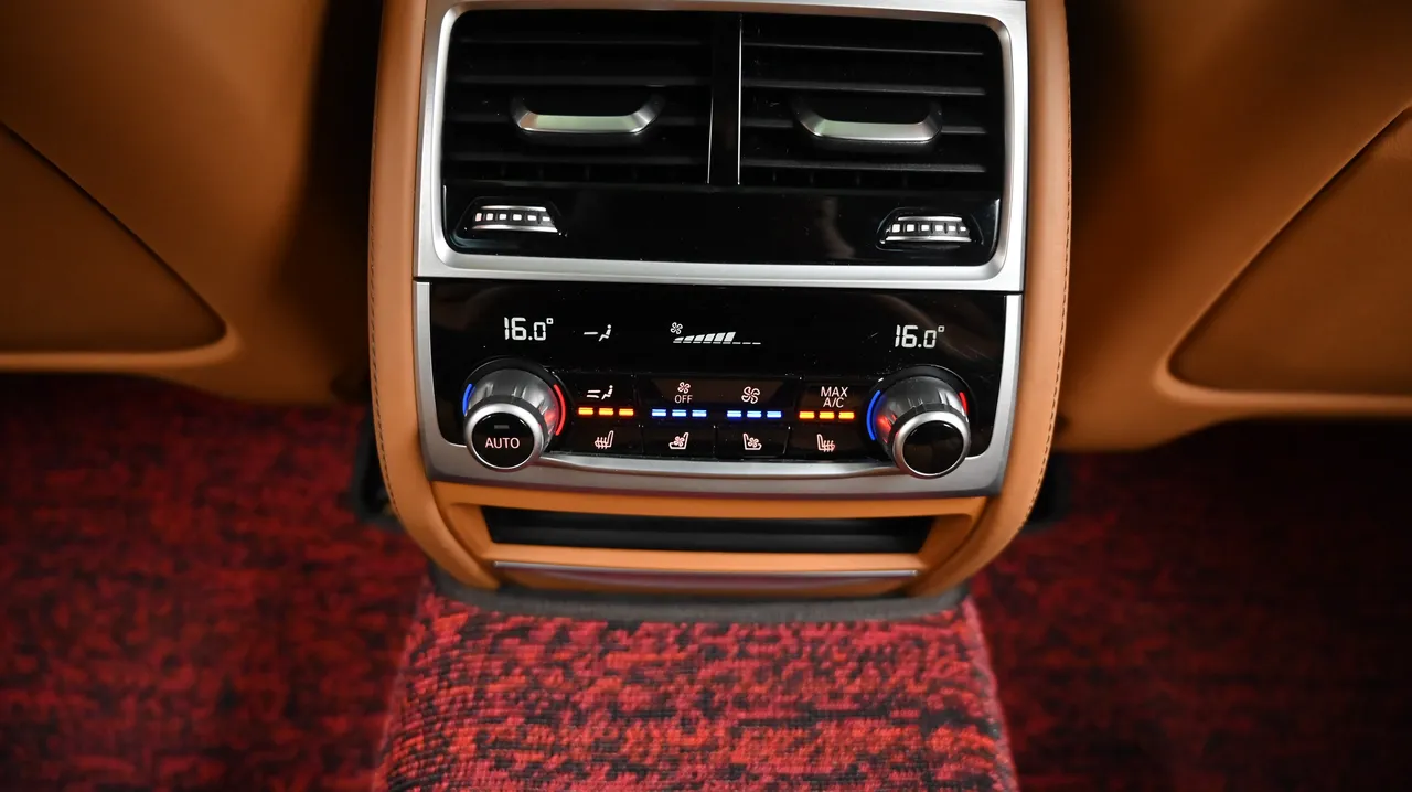 BMW 7er — miniaturë 16
