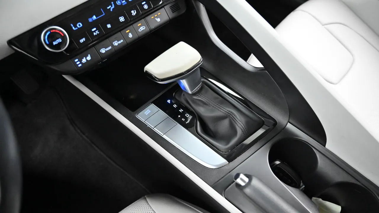 Hyundai Avante — miniaturë 9